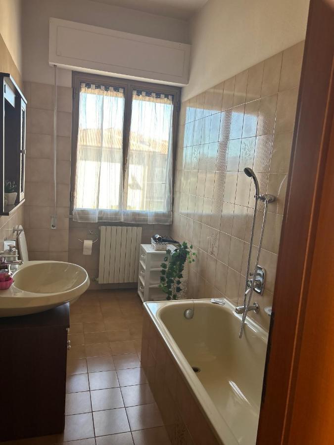Albi'S House,Terrazza ,Wi-Fi, Parcheggio, Ac Apartment ลุคคา ภายนอก รูปภาพ