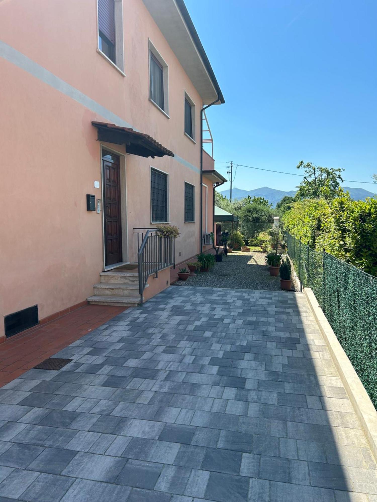 Albi'S House,Terrazza ,Wi-Fi, Parcheggio, Ac Apartment ลุคคา ภายนอก รูปภาพ