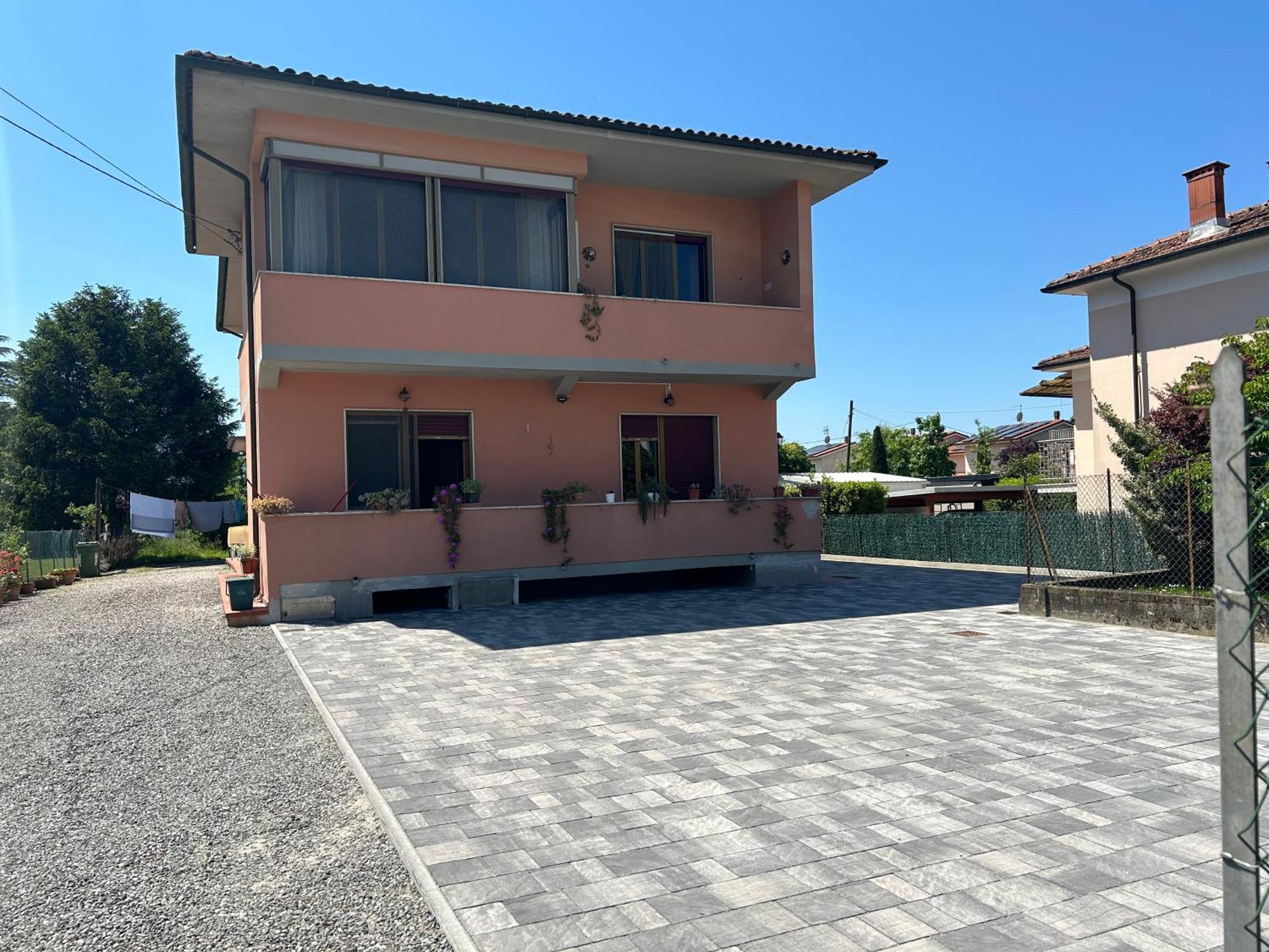 Albi'S House,Terrazza ,Wi-Fi, Parcheggio, Ac Apartment ลุคคา ภายนอก รูปภาพ