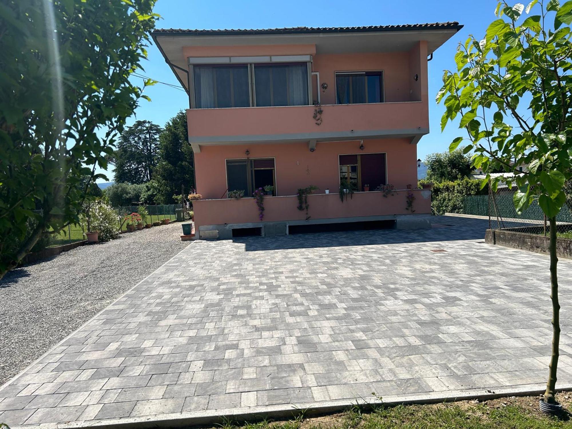 Albi'S House,Terrazza ,Wi-Fi, Parcheggio, Ac Apartment ลุคคา ภายนอก รูปภาพ