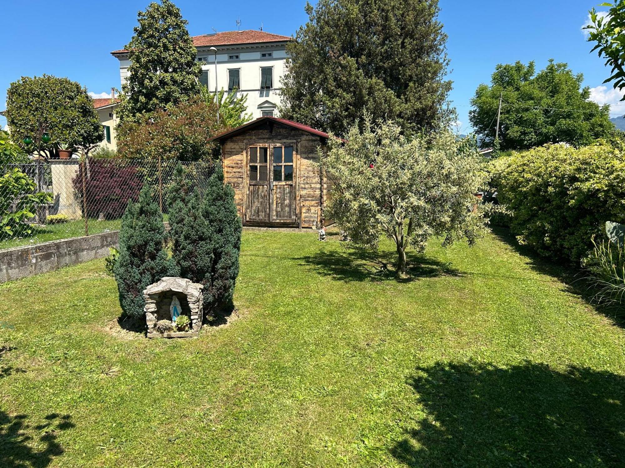 Albi'S House,Terrazza ,Wi-Fi, Parcheggio, Ac Apartment ลุคคา ภายนอก รูปภาพ